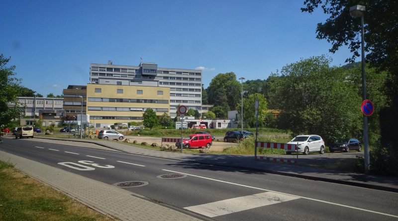 27 Parkplatz Krankenhaus © Michael Lentz Ahrtalwanderm 2018-07-07